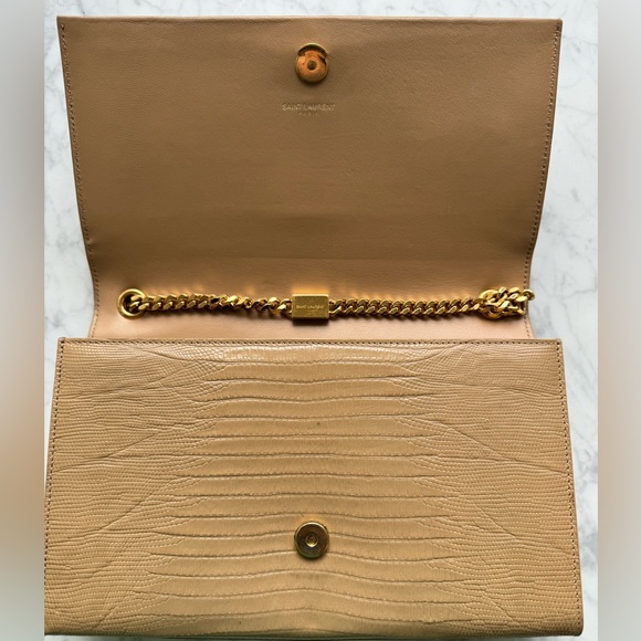 YSL - KATE MEDIUM TASSEL IN CROCODILE-EMBOSSED LEATHER BAG DARK BEIGE - Picture 3 of 12